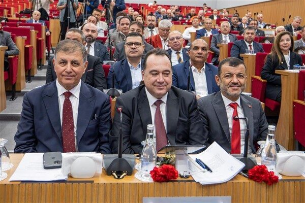 Ege Belediyeler Birliği Başkanı ve Denizli Büyükşehir Belediye Başkanı Bülent