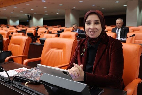 İstanbul Milletvekili ve DEVA Partisi Genel Başkan Yardımcısı Elif Esen,