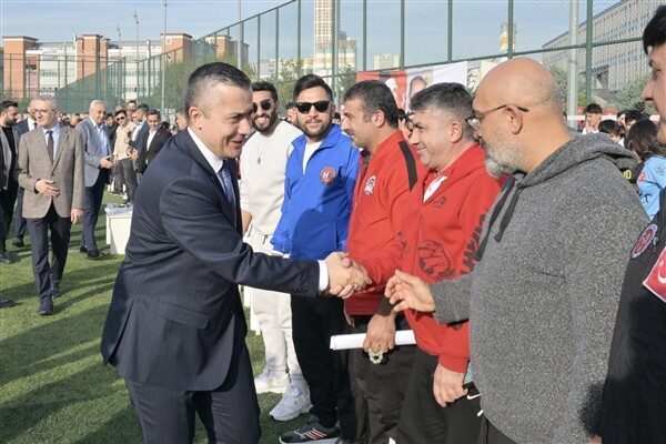 Esneyurt’ta 15 farklı branşta faaliyet gösteren yaklaşık 50 amatör spor