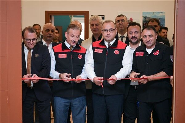 İlçede ilk yardım bilincini artırmayı hedefleyen merkezin açılışı, Esenyurt Kaymakamı