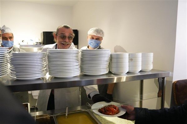 Etimesgut’ta Ahi-Kent Lokantası açıldı Açılışa Etimesgut Belediye Başkanı Erdal Beşikcioğlu, CHP Genel Başkan Yardımcısı