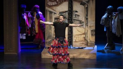 Geleneksel Türk Tiyatrosu’nun örneklerinden biri olan ve Ahmet Önel’in kaleminden