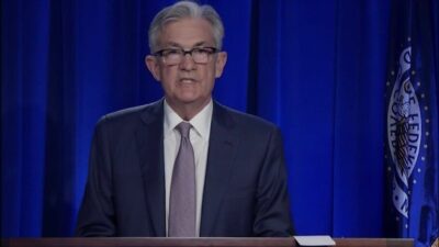 Federal Açık Piyasa Komitesi, 10'a 2 oyla, gecelik borçlanma faiz