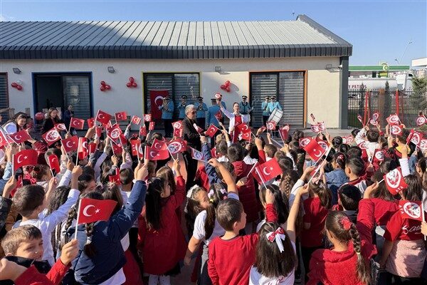 Büyükşehir Belediyesi bünyesinde hizmet veren Fuat Attaroğlu Çocuk Kütüphanesi ve