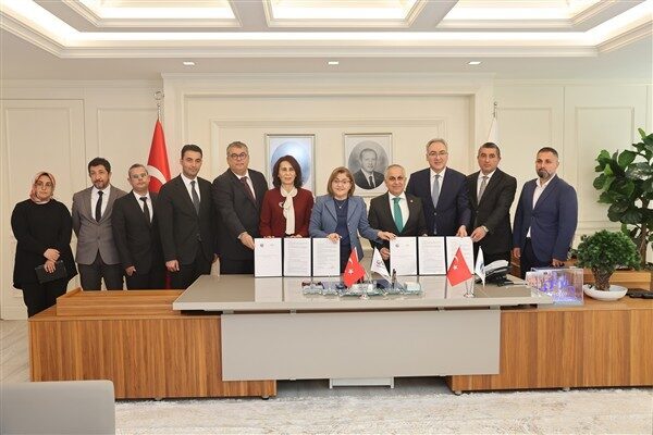 Gaziantep Büyükşehir Belediyesi ile Üniversitesi arasında iş birliği Kurumlar arasında bilim, sanat, kültür, gençlik, spor, bilişim ve basın