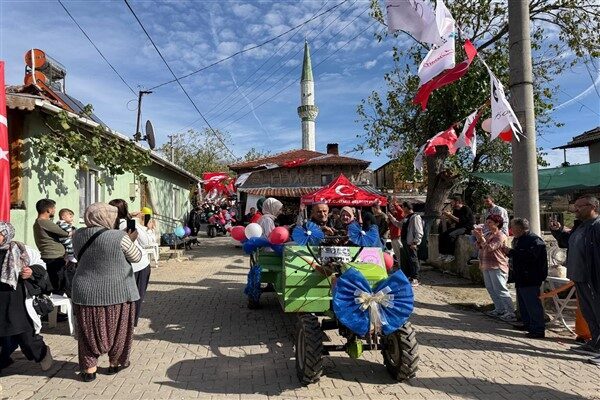 Geleneksel Pat Pat Festivali gerçekleşti İzmit Belediyesi'nin destekleriyle İzmit Çevre Köyler Platformu, Çakırlar Köyü Derneği