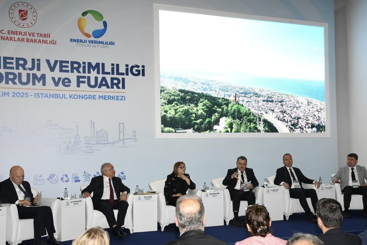 Trabzon Büyükşehir Belediye Başkanı Ahmet Metin Genç, İstanbul’da düzenlenen 11. Enerji