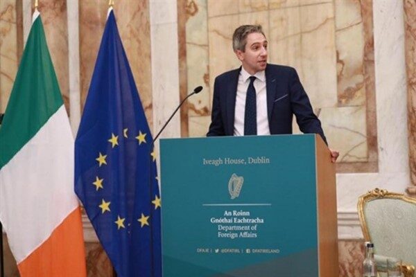 Harris, sosyal medya hesabından yaptığı paylaşımda, “Dun Laoghaire’de Heather Humphreys