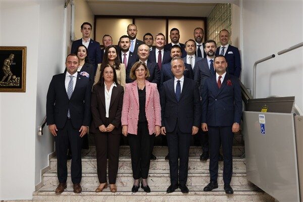 İÇGİAF Başkanı Hayrettin Arda Yurtsever ve federasyon yönetim kurulu üyelerinin