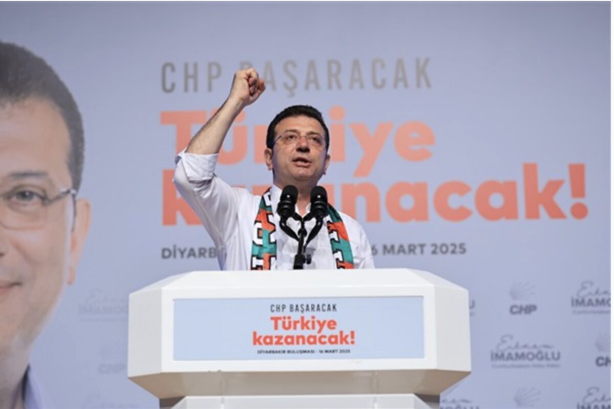  İmamoğlu, AK Parti’nin eski milletvekili Hüseyin Kocabıyık’ın tutuklanmasını eleştirdi.İmamoğlu, Kocabıyık’ın