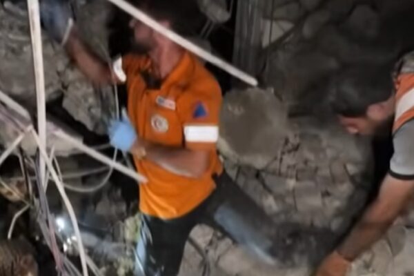 İsrail saldırılarında Gazze’de 33 kişi öldü İsrail, saldırıları ABD'nin arabuluculuğunda varılan ateşkes anlaşmasının ihlalleri olarak nitelendirdi.