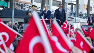 İzmir’de 29 Ekim Cumhuriyet Bayramı etkinlikleri, İzmir Hükümet Konağı’nda tebrikat