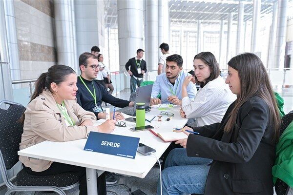 İzmir Büyükşehir Belediyesi ev sahipliğinde Fuar İzmir’de gerçekleştirilen LOGISTECH –