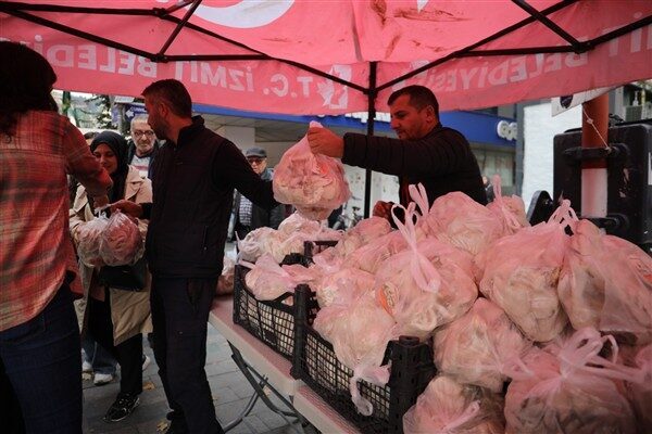 Kırsal Hizmetler Müdürlüğü ekipleri son olarak elde ettiği istiridye mantarlarını