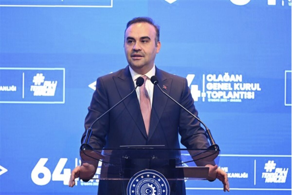 Sanayi ve Teknoloji Bakanı  Kacır, Bursa’da Milli Teknoloji Atölyesi ile Arif
