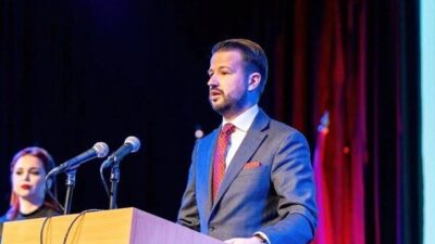 Karadağ Cumhurbaşkanı Milatoviç, Fransa Cumhurbaşkanı Macron ile Elysee Sarayı'nda resepsiyona