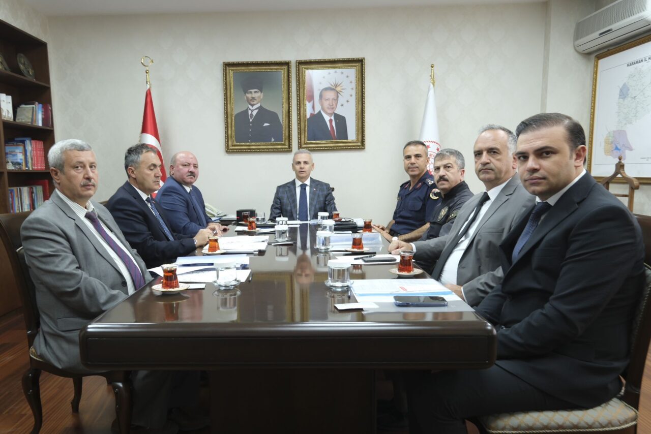 Gerçekleştirilen vide konferans toplantısına il valileri ve kurum temsilcileri katılım