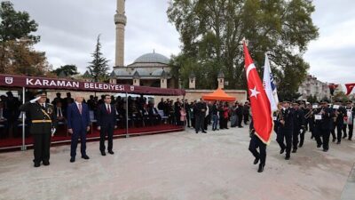 Karaman’da 29 Ekim Cumhuriyet Bayramı kutlamaları, valilik makamındaki tebrikat töreni