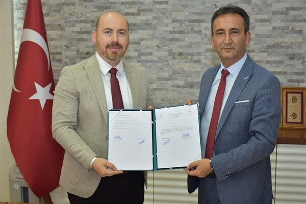 İl Milli Eğitim Müdürlüğünde düzenlenen protokol imza törenine; İl Milli
