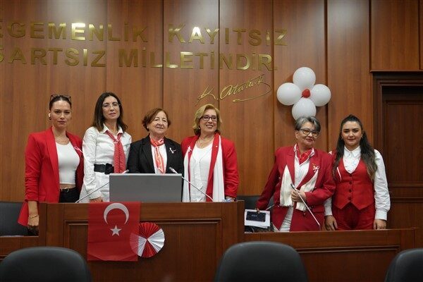 Kartal Belediyesi Meclis Salonu’nda gerçekleştirilen Kadın Meclisi’ne, Kartal Belediyesi Başkan