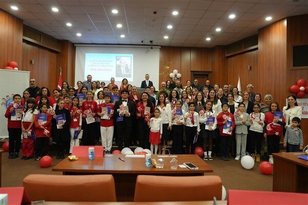 Kartallı çocuklar, 29 Ekim Cumhuriyet Bayramı’nı kutladı Çocuk Meclisi projesinde yeni dönem başladı. 6. Dönem Çocuk Meclisi’nin