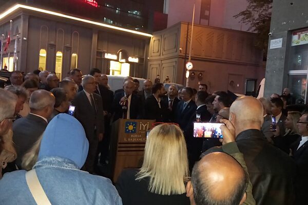 İYİ Parti Bursa İl Başkanı İsmail Kaya, Cumhuriyetin 102. yılı