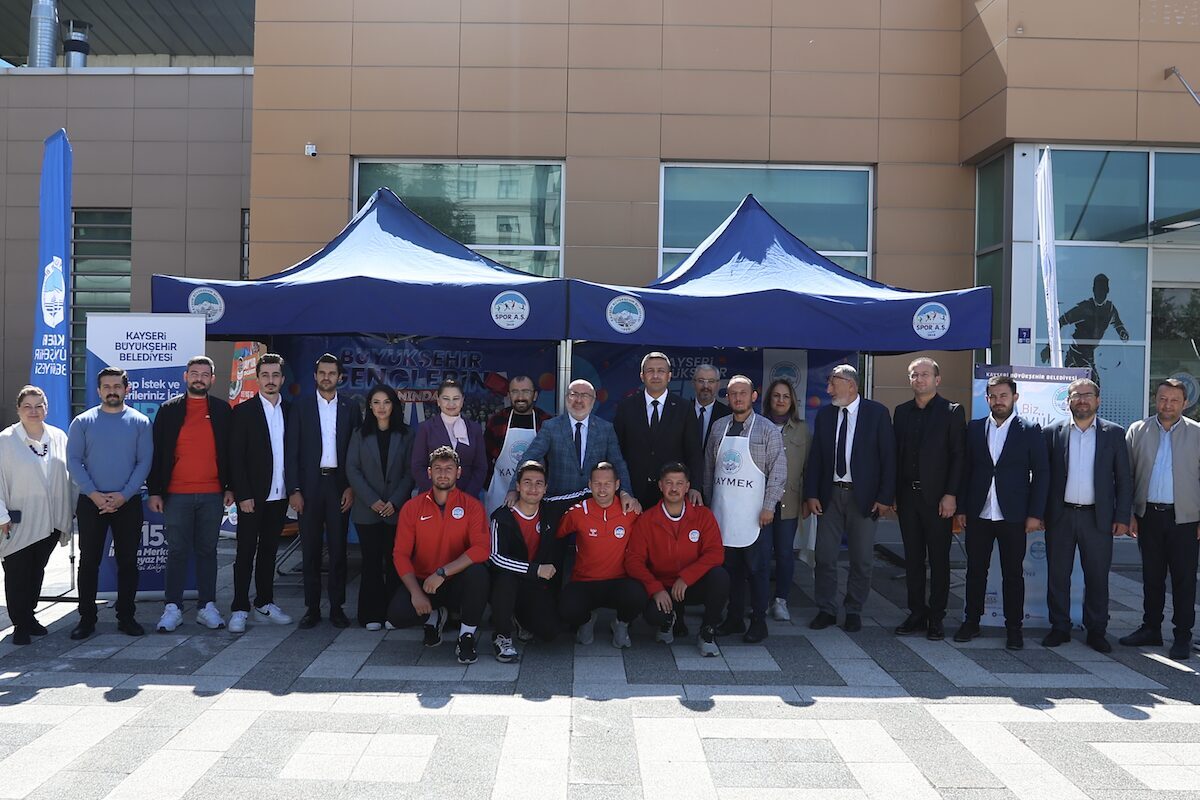 Kayseri Büyükşehir Belediyesi tarafından  eğitim için kente gelen üniversite öğrencilerini