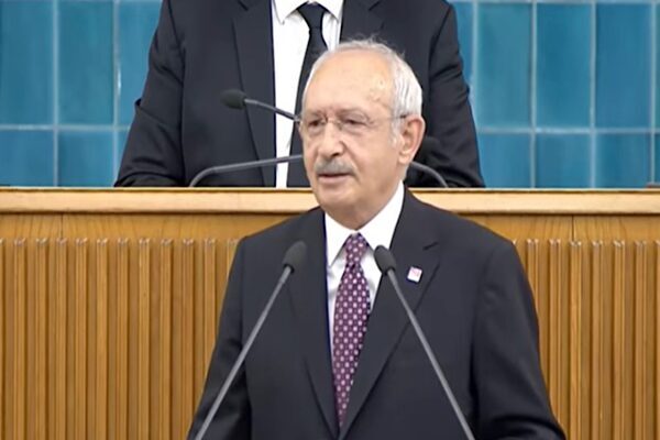 Kılıçdaroğlu: Minnettarız CHP eski Genel Başkanı Kılıçdaroğlu, 29 Ekim Cumhuriyet Bayramı dolayısıyla