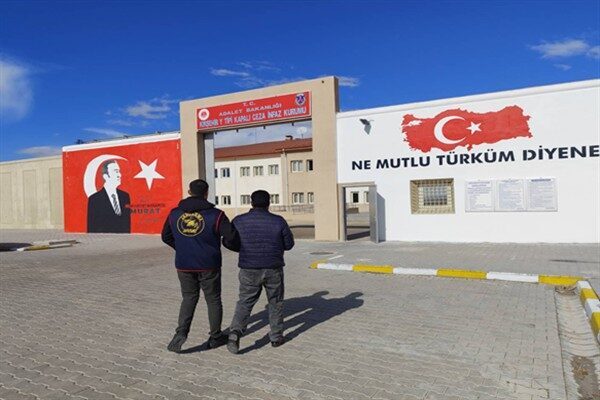 Kırşehir İl Jandarma Komutanlığı ekipleri tarafından, nitelikli suçlardan aranan şahısların