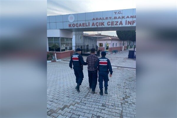 Kocaeli İl Jandarma Komutanlığı ekipleri, Başiskele İlçesinde aranan şahısların yakalanmasına yönelik