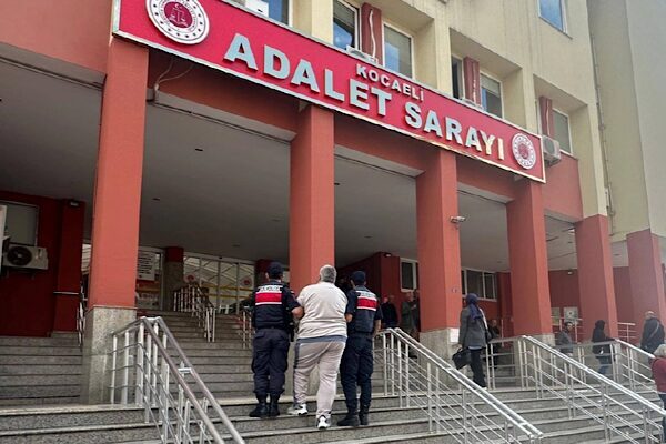Kocaeli İl Jandarma Komutanlığı tarafından, aranan şahısların yakalanmasına yönelik yürütülen
