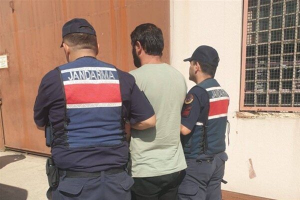 Kocaeli İl Jandarma Komutanlığınca aranan şahısların yakalanmasına yönelik çalışmalar sürdürülüyor.