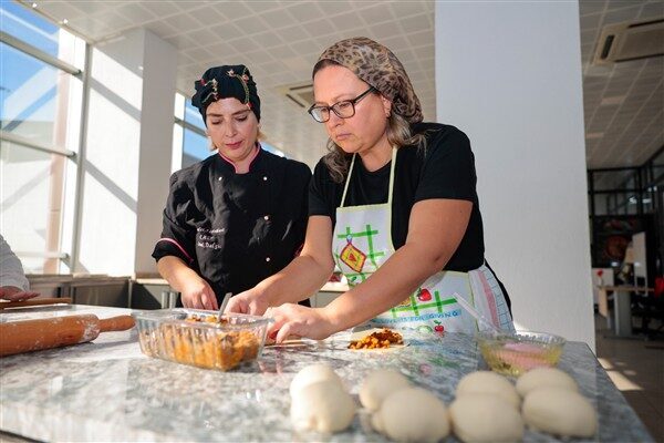 Konak Belediyesi’nin İzmir Büyükşehir Belediyesi Meslek Fabrikasıyla birlikte yürüttüğü eğitim