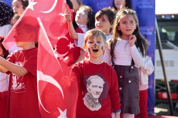 Konak’ta Cumhuriyet Bayramı coşkusu Konak Belediyesi’nin Cumhuriyetin 102’nci yıl dönümüne özel düzenlediği etkinlikler 29