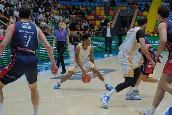 Konya Büyükşehir Belediyespor takımları yenilgisiz devam ediyor Konya Büyükşehir Belediyespor, Türkiye Sigorta Basketbol Ligi’nde 7. Hafta maçında iLab Basketbol’u