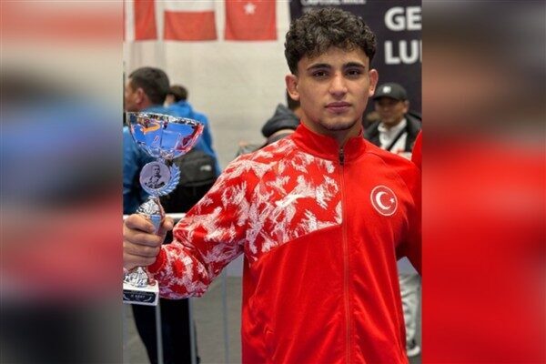 Konya Büyükşehir Belediyesporlu güreşçi Kılınç, Georg Lurich Tournament’da gümüş madalyanın