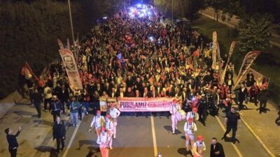 Halkalı’daki Atatürk Anıtı’nda gerçekleştirilen çelenk sunma ve bayramlaşma töreninin ardından