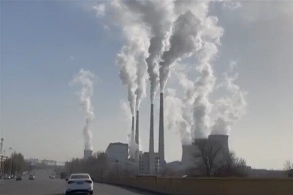 Yenilenebilir enerji hızla yaygınlaştıkça elektrik üretiminde kömürün payı düştü. Ancak
