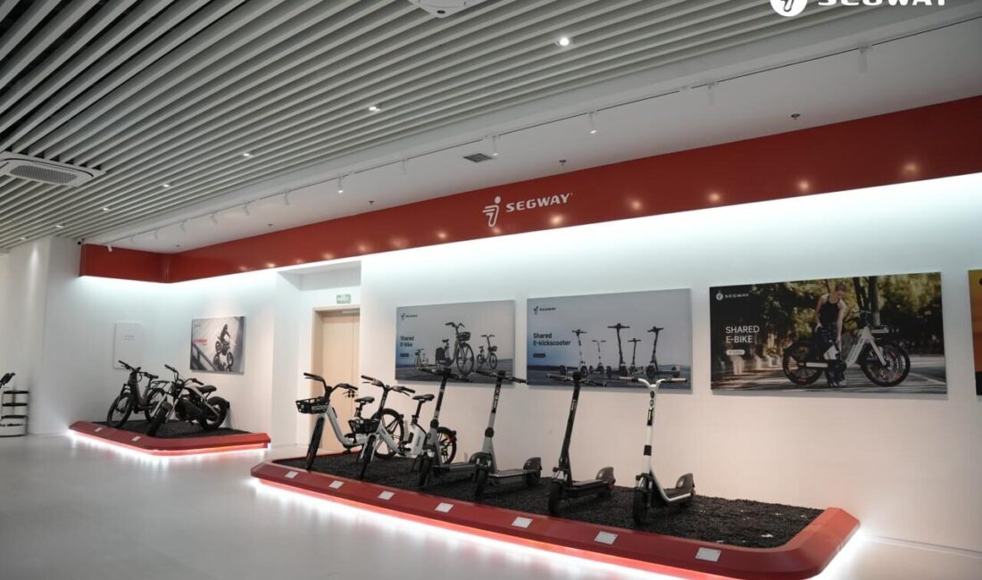Küresel mikromobilite zirvesinde stratejik yatırım ve iş birliği mesajı Mikromobilite, motor sporları ve tüketici robotiği alanlarında faaliyet gösteren SEGWAY,