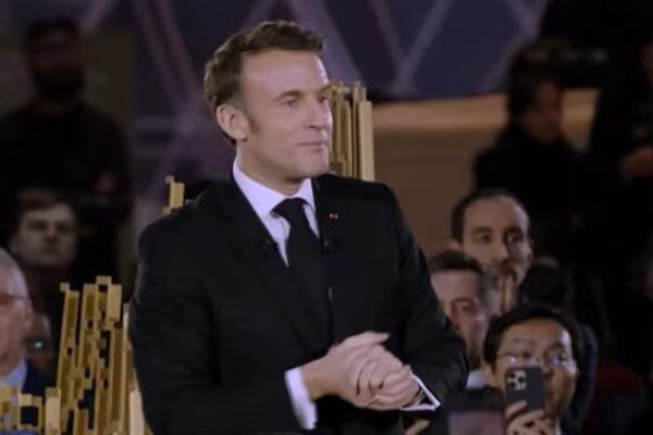 Çarşamba günü erken saatlerde, görev süresi dolan Başbakan Sébastien Lecornu,