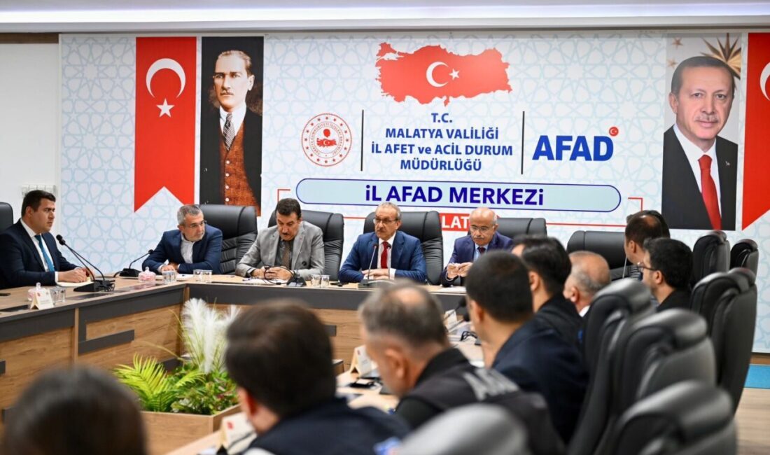 AFAD Toplantı Salonu’nda düzenlenen programa; AK Parti Malatya Milletvekilleri Bülent