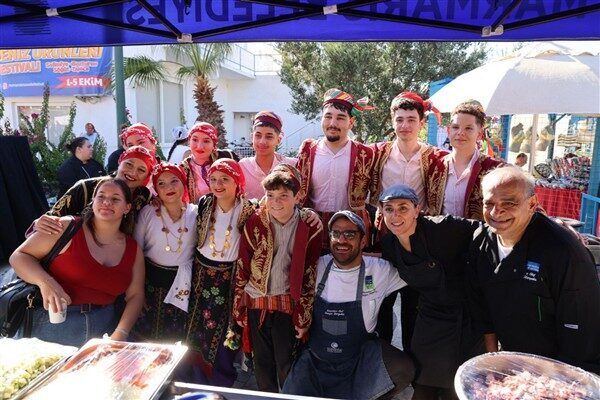 Birçok kurum ve kuruluşun desteğiyle Marmaris Belediyesi öncülüğünde düzenlenen Deniz
