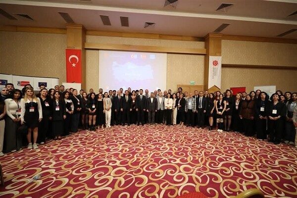 Masatlı: Dijital çağın getirdiği hız, bilgi kirliliğini de beraberinde getiriyor Cumhurbaşkanlığı İletişim Başkanlığı Adana Bölge Müdürlüğü koordinasyonunda; Mersin Üniversitesi, Çukurova