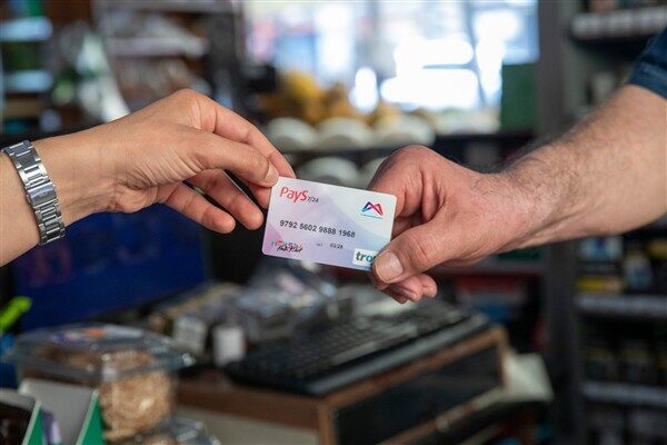 Mersin Halk Kart’ın ekim ayı tutarları hesaplara yatırıldı Temel ihtiyaç ve gıda maddelerinin alınması için kullanılabilen Halk Kart