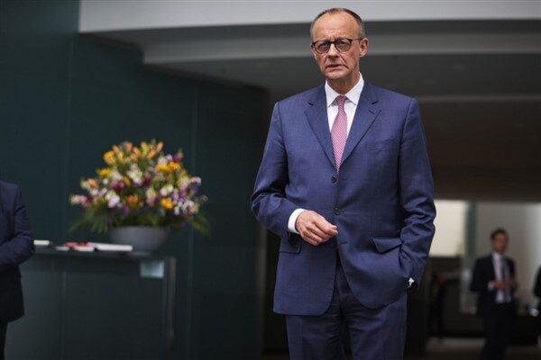 Merz: Cumhurbaşkanı Erdoğan’ın Orta Doğu barış sürecindeki rolü çok önemli Merz, “Cumhurbaşkanı Erdoğan’a, Orta Doğu barış sürecindeki önemli rolü için