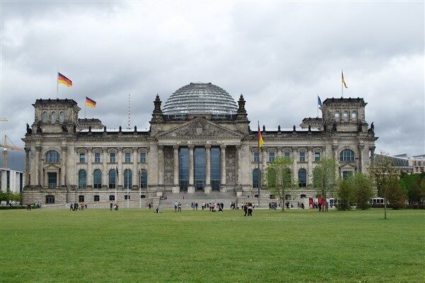 Avrupa Parlamentosu Başkanı Metsola, Alman Birliği’nin, kendilerine özgürlük ve birliğin,