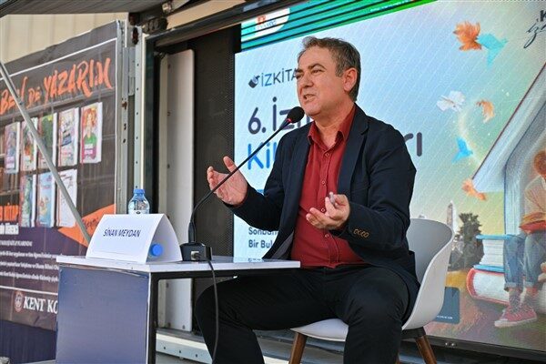 Meydan, “Adım Adım Cumhuriyet” başlıklı söyleşide okuyucularla buluştu İzmir Büyükşehir Belediyesi’nin ev sahipliğinde, İZFAŞ ve TACT Fuarcılık iş