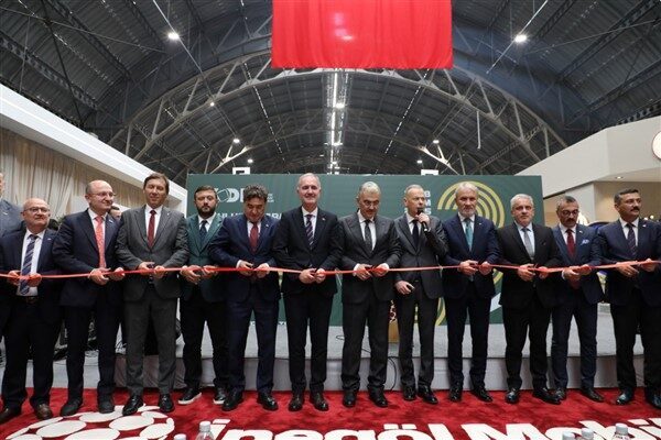 53. Uluslararası MODEF EXPO İnegöl Mobilya Fuarı bugün düzenlenen törenle