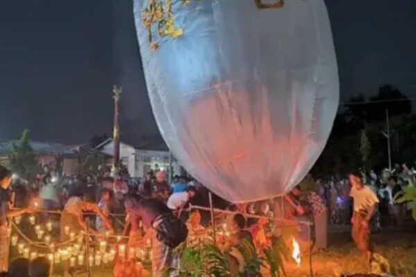 Ordu, Pazartesi akşamı Myanmar'ın merkezindeki Chaung U kasabasında ulusal bayram