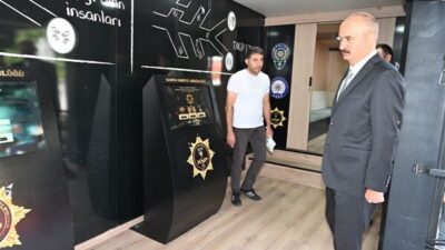 TIR içerisinde yer alan dokunmatik ekranlı bilgisayar aracılığıyla vatandaşlara; uyuşturucunun